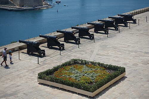 Saluting Battery