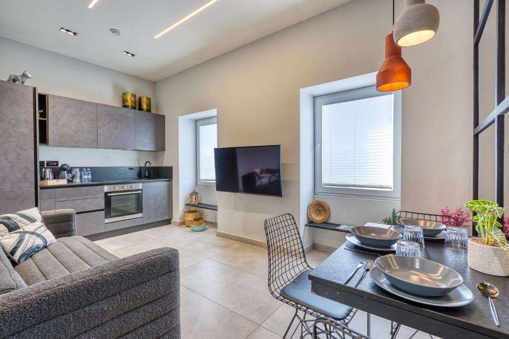 Stylish 1-Bedroom Apartment Just 5 Minutes from Valletta by Ferry
