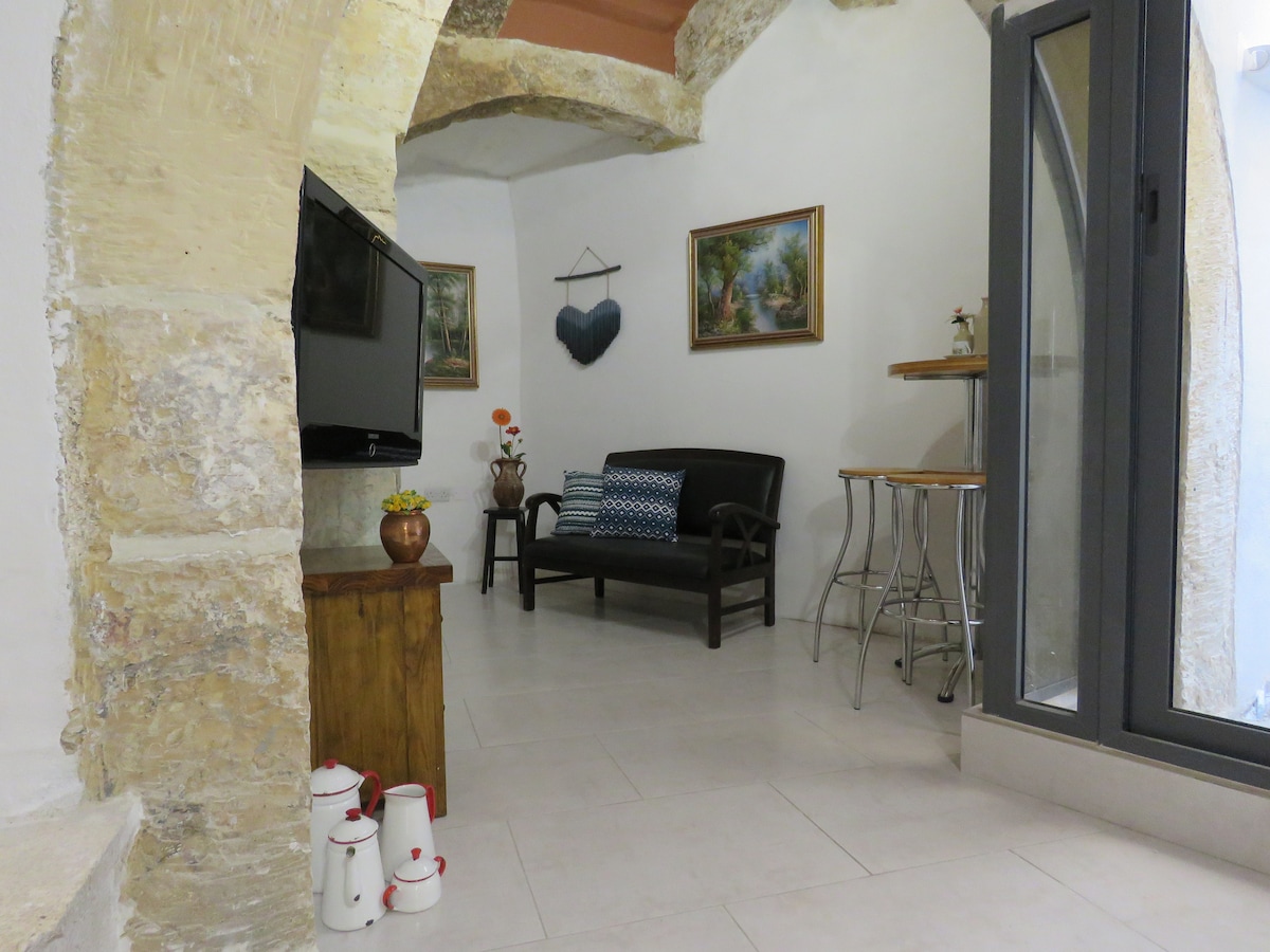 Amelia - Renovated House of Character in Cospicua