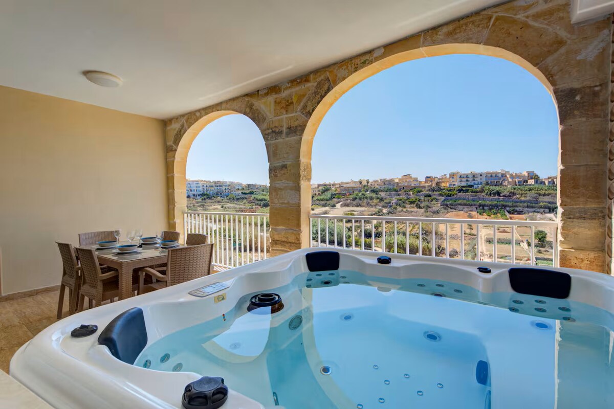 Gozo Getaway: Jacuzzi i widoki