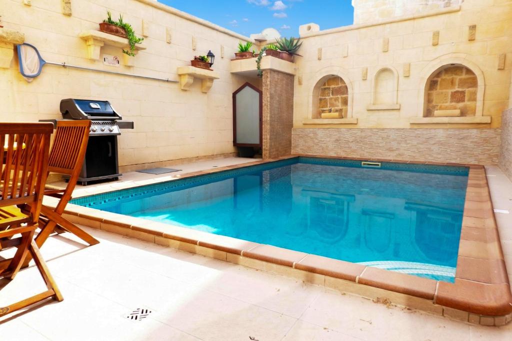 Mixel Gozitan Villa and Pool - Happy Rentals