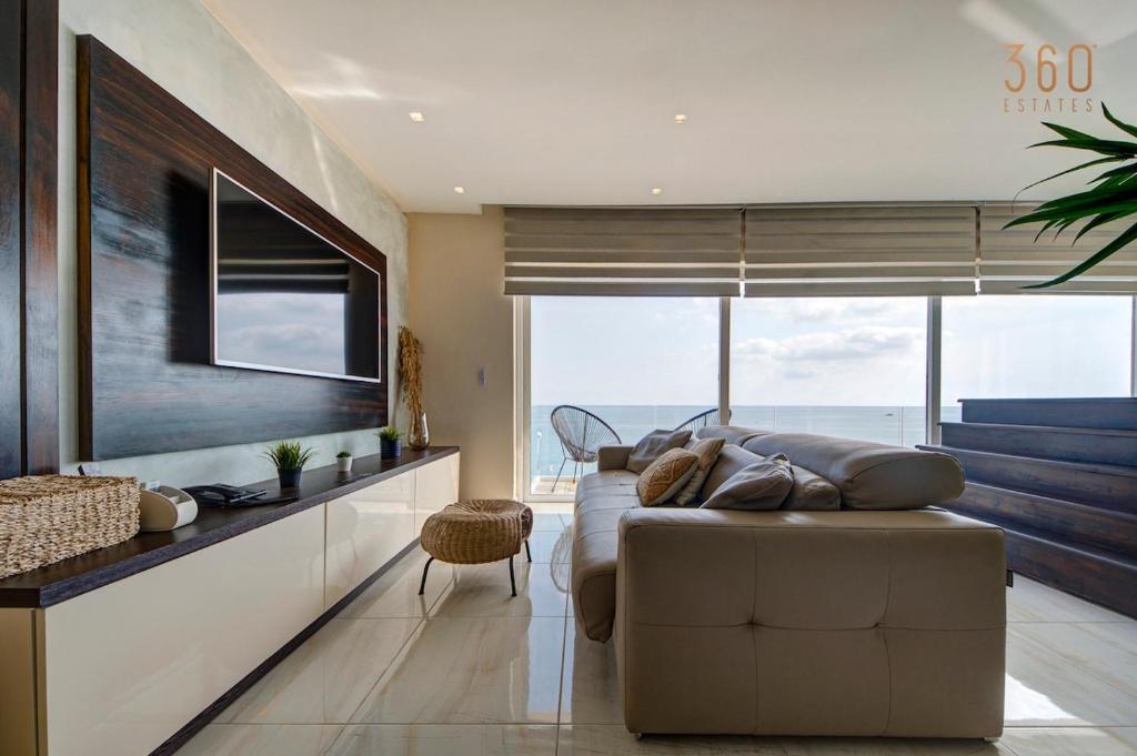 Mediterranean Luxury Stay with Sea Views & Jacuzzi by 360 Estates