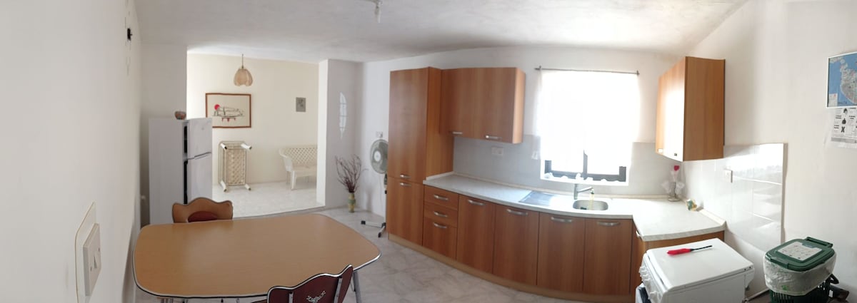 Penthouse (full house, 1 bedroom + AC)