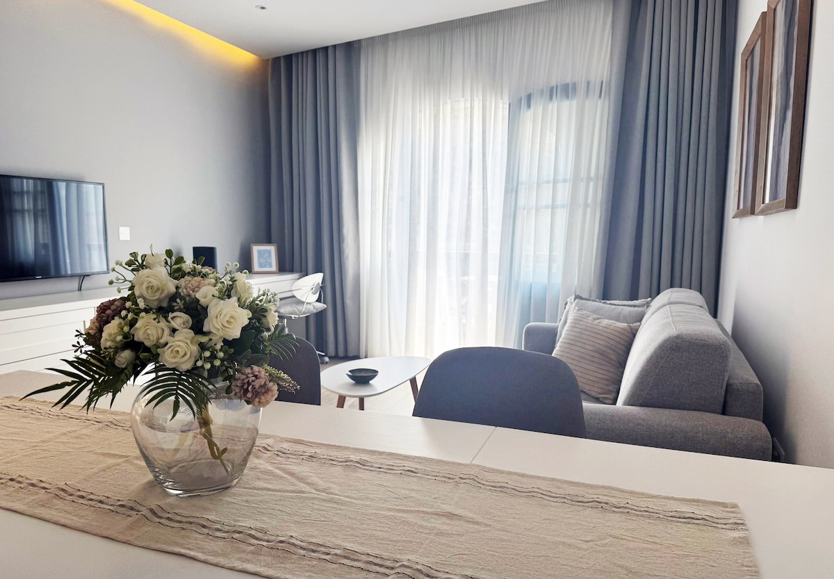 Charming Apartment with Sea View in Xlendi
