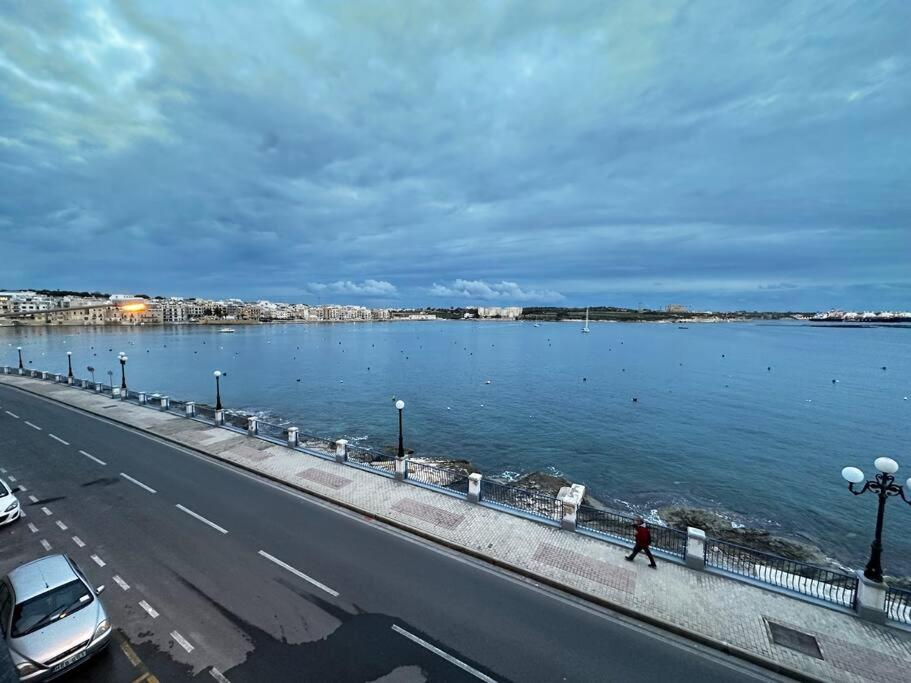Seafront 3 Bedroom Apartment in Birzebbugia