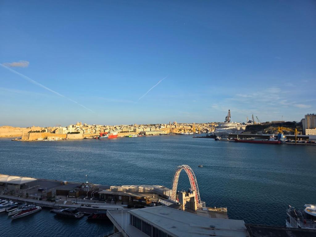 Valletta Family Home Waterfront & Gardens