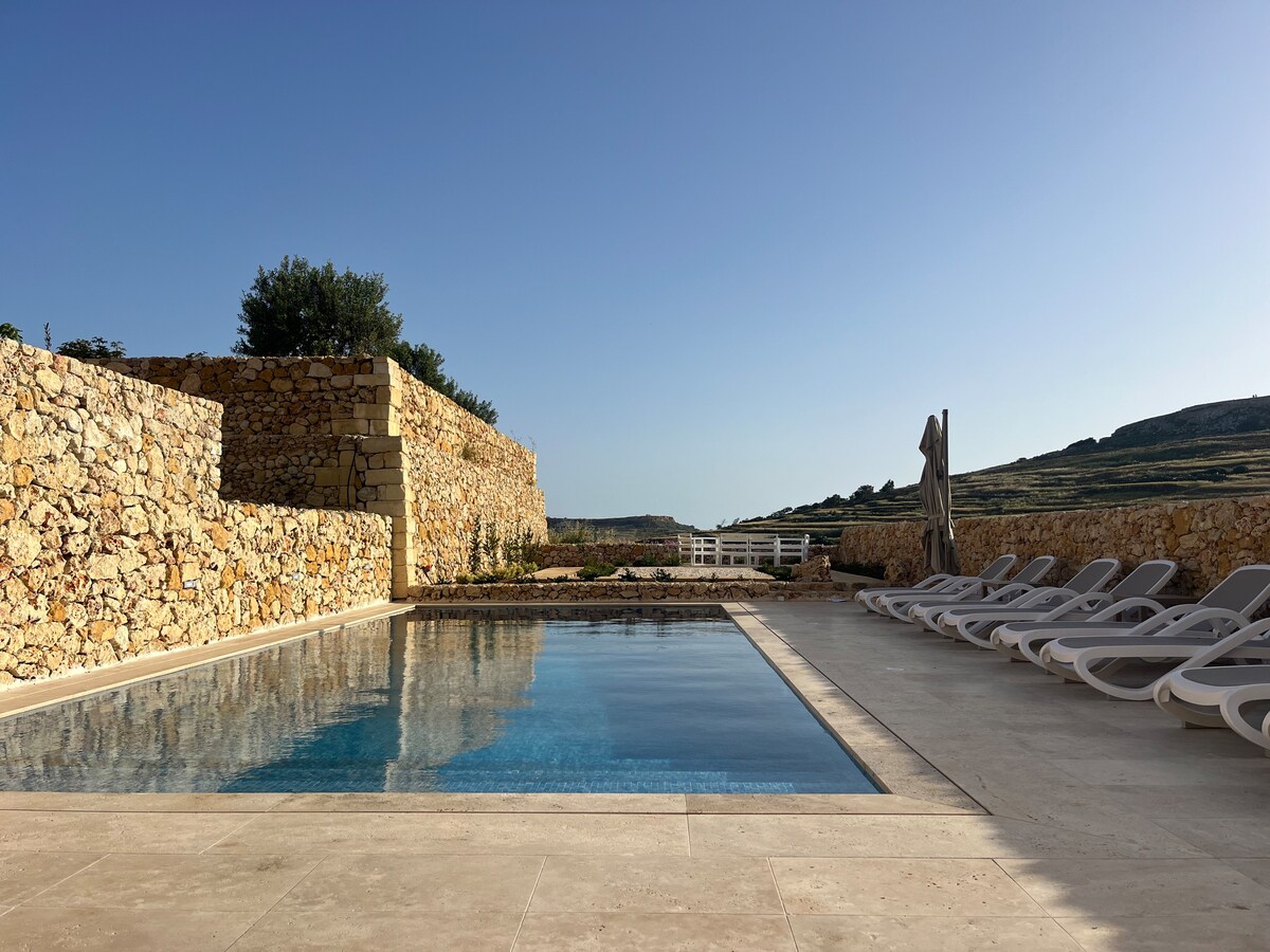 Veduta Ta Pinu Apt 6 with Views Pool and Sauna