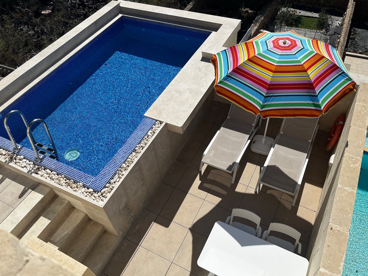 Nowy penthouse. Prywatny basen z widokiem!