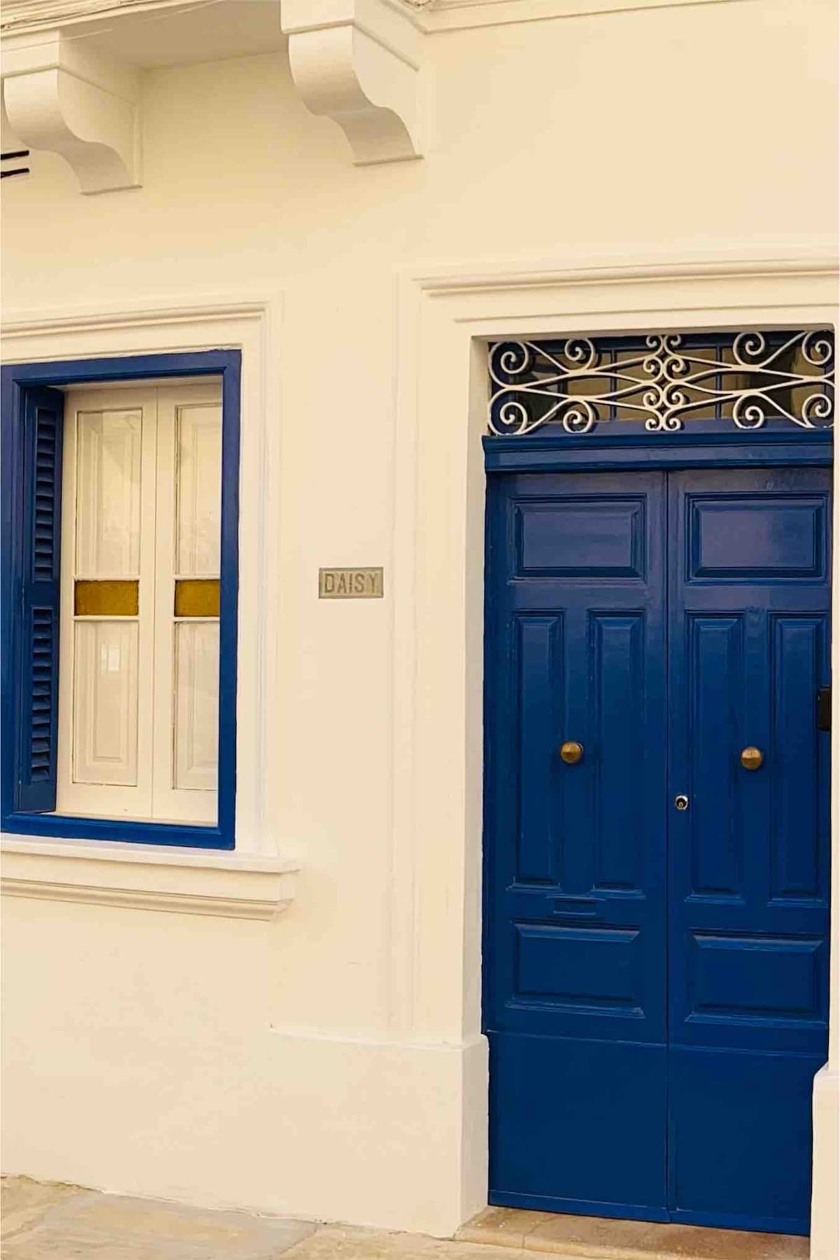 Typical Maltese Townhouse, Sliema w/ outdoor area