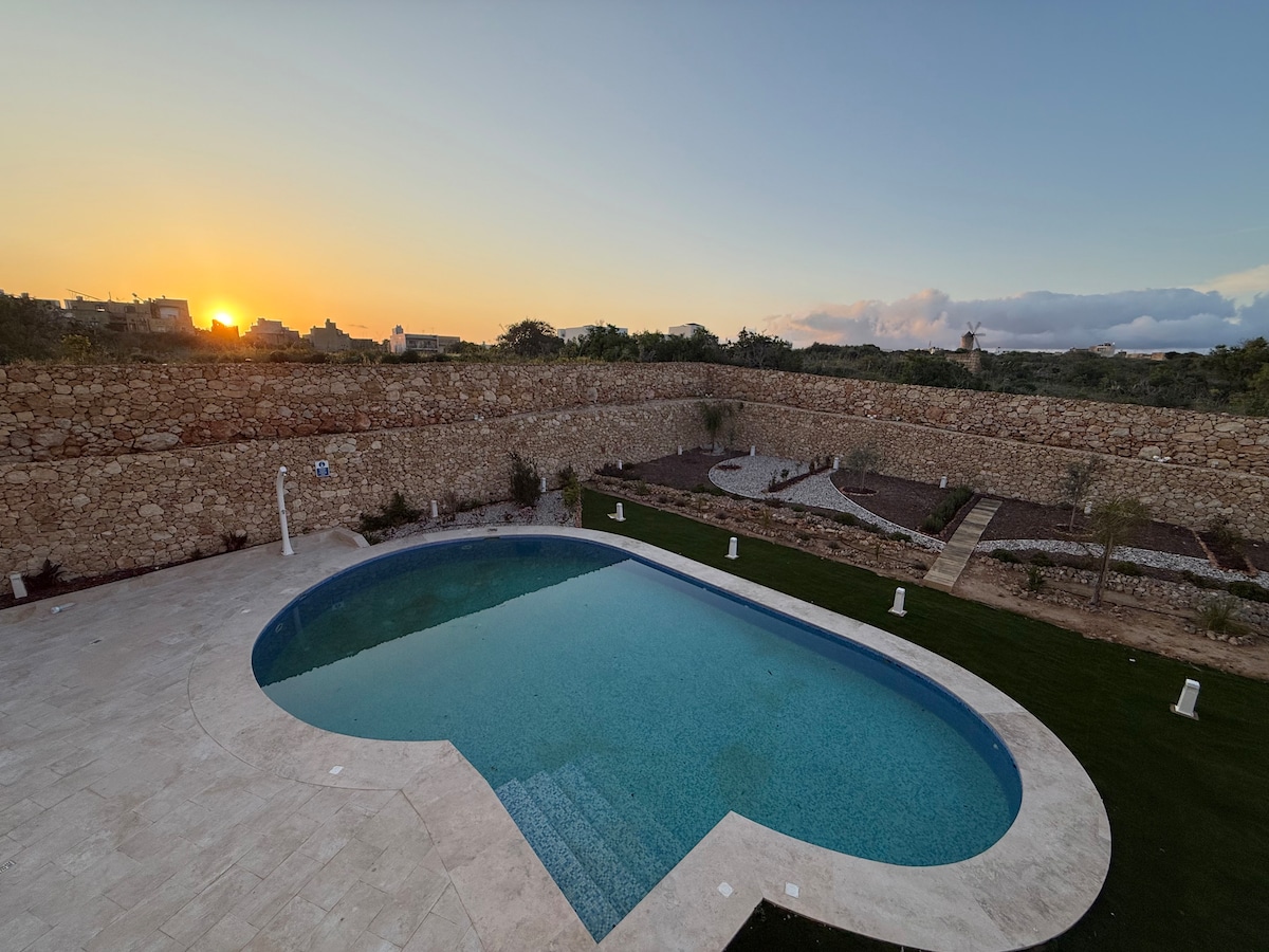 Apartament na Gozo z dużym basenem - 2 sypialnie w Qala