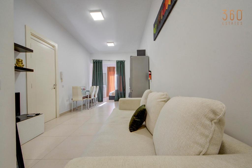 Cozy Studio home with Stunning Mosta Dome Views by 360 Estates