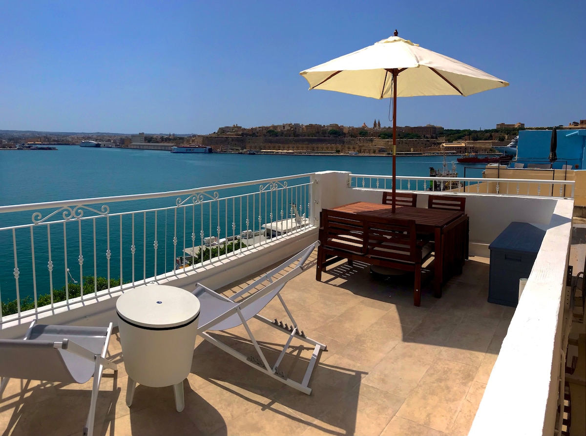Sea Balcony House
