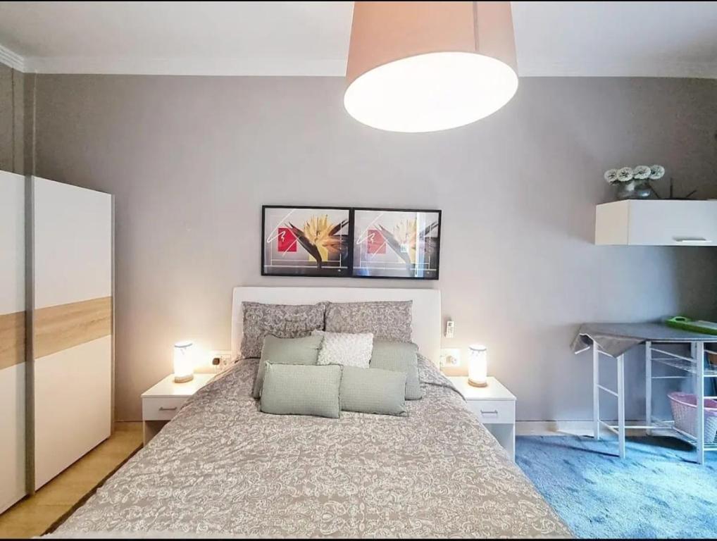 Private room with En-Suite close to Valletta
