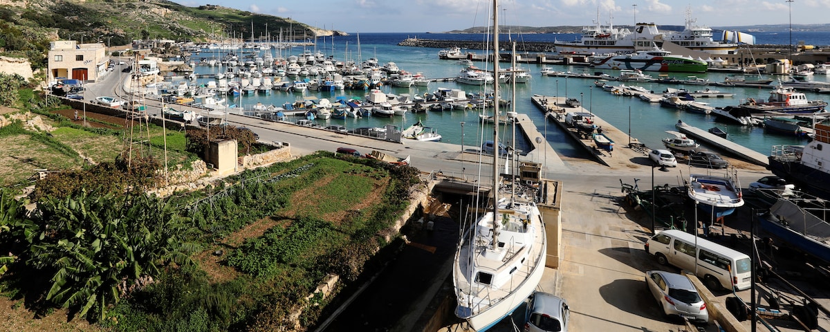 Mgarr Waterfront Cosy Apart 3 by Ghajnsielem Gozo